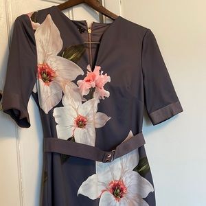 Beautiful fitted floral Ted Baker dress in size 2. Only worn ~3 times, EUC.